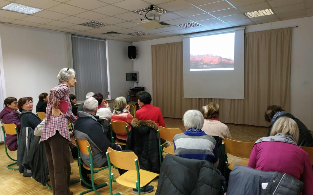 Predavanje o čavenskih rožicah